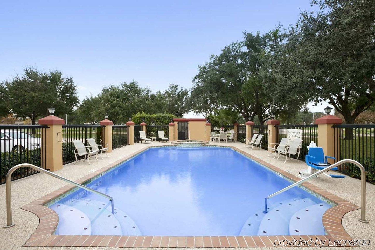 Hampton Inn & Suites Houston-Westchase Exterior photo