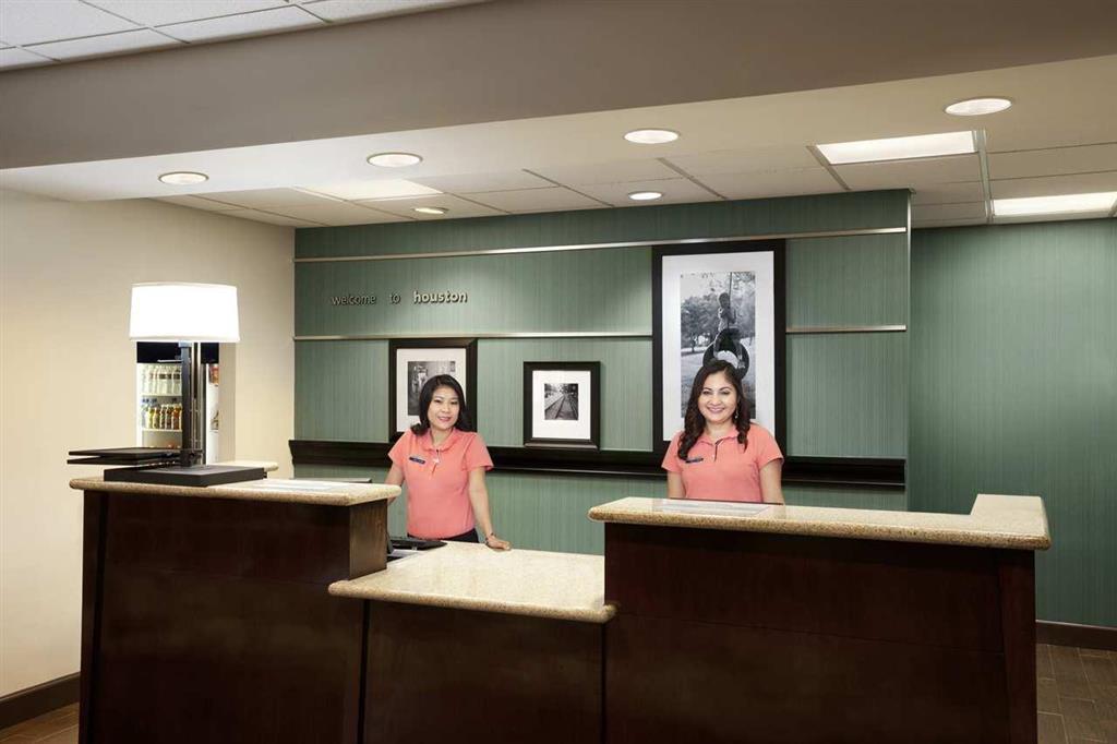 Hampton Inn & Suites Houston-Westchase Interior photo
