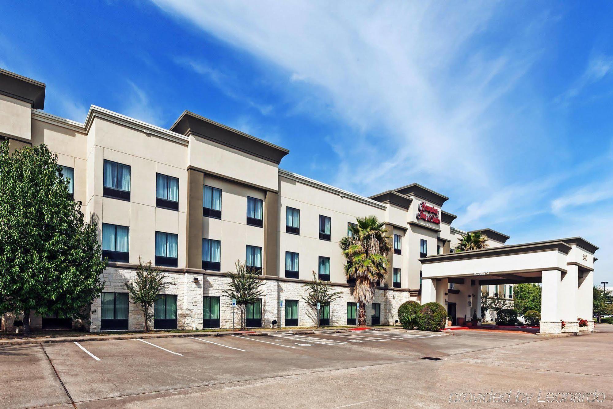 Hampton Inn & Suites Houston-Westchase Exterior photo