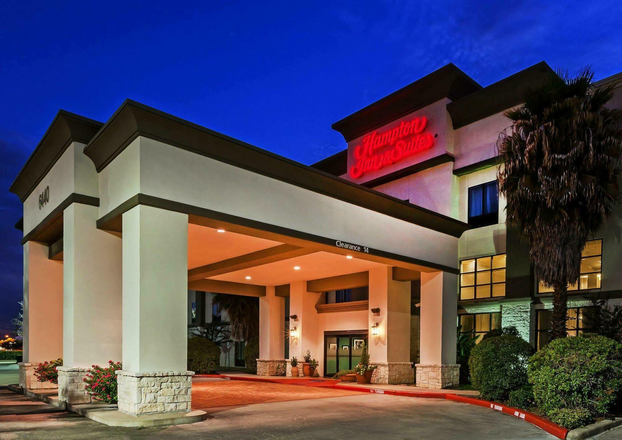 Hampton Inn & Suites Houston-Westchase Exterior photo