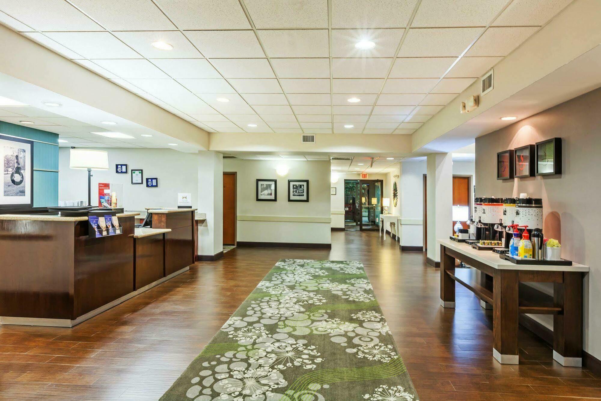 Hampton Inn & Suites Houston-Westchase Exterior photo