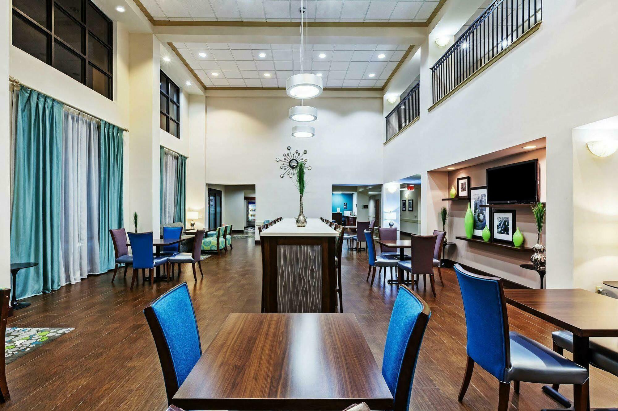 Hampton Inn & Suites Houston-Westchase Exterior photo
