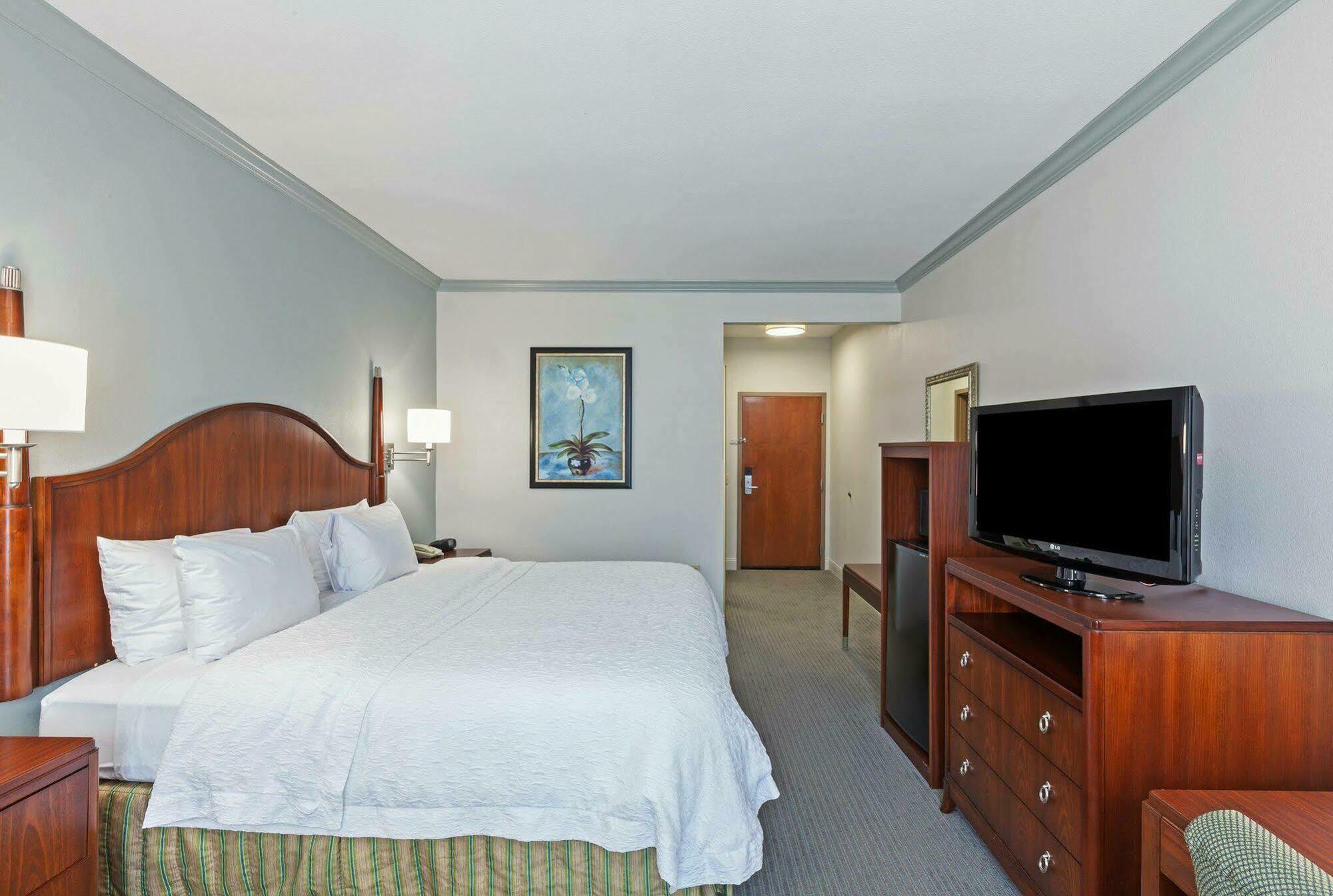 Hampton Inn & Suites Houston-Westchase Exterior photo